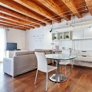 https://la-casa-di-leo.hotelinveneto.com